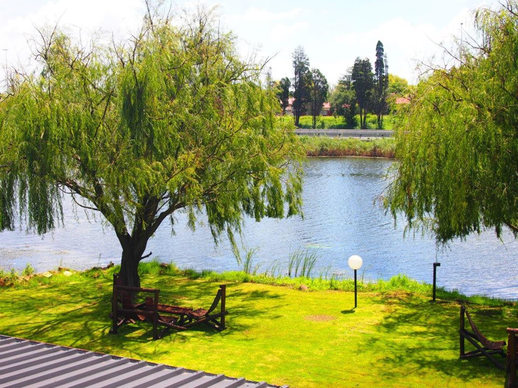 The Lakes Hotel & Conference Centre Benoni Extérieur photo