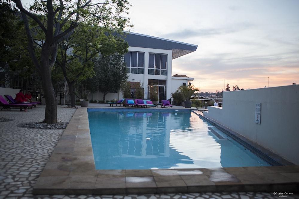 The Lakes Hotel & Conference Centre Benoni Extérieur photo