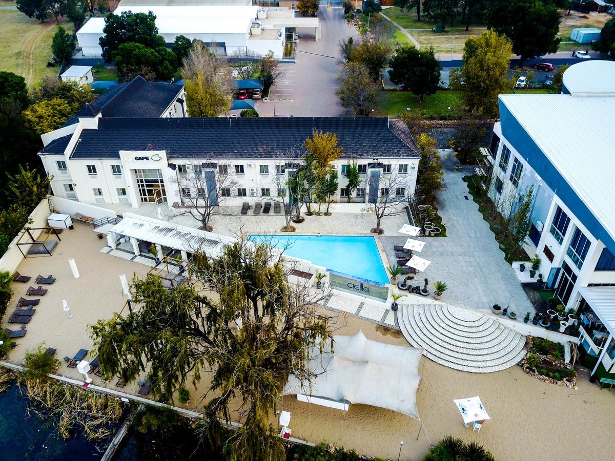 The Lakes Hotel & Conference Centre Benoni Extérieur photo