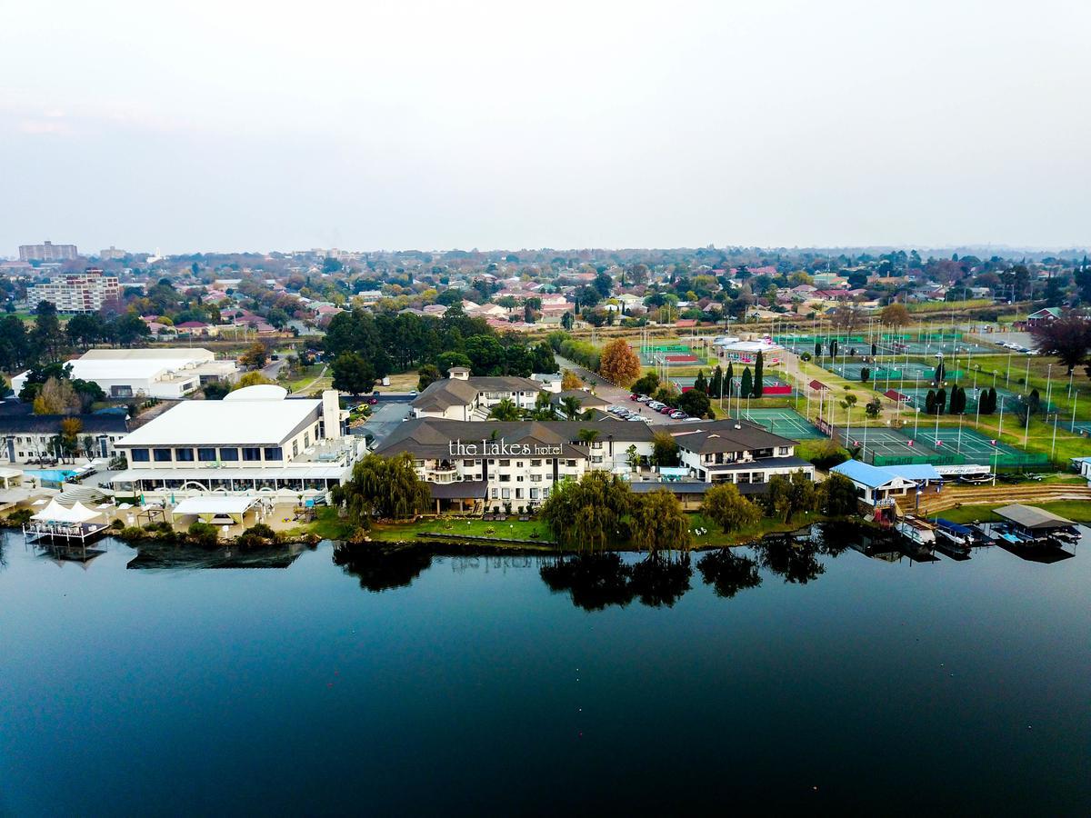 The Lakes Hotel & Conference Centre Benoni Extérieur photo