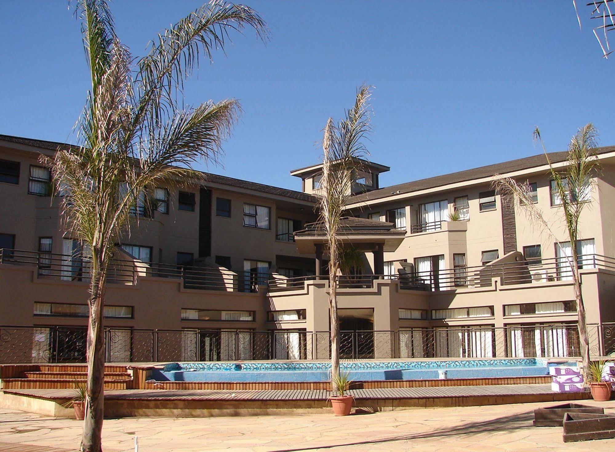 The Lakes Hotel & Conference Centre Benoni Extérieur photo